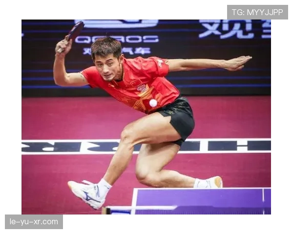 吴柳芳退役后开豪车逛超市，穿拖鞋拎爱马仕被围观