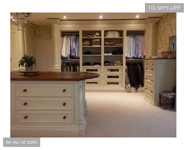 大阪刚买下比她训练馆还大的衣帽间